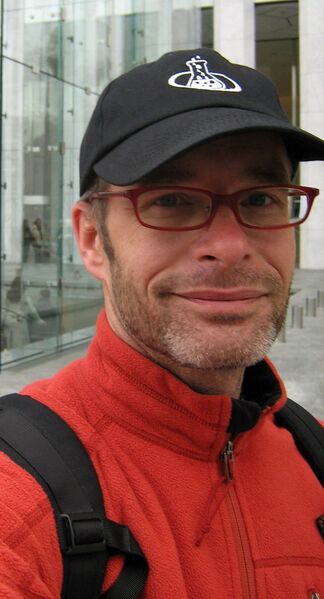 File:Andrew Hessel.JPG