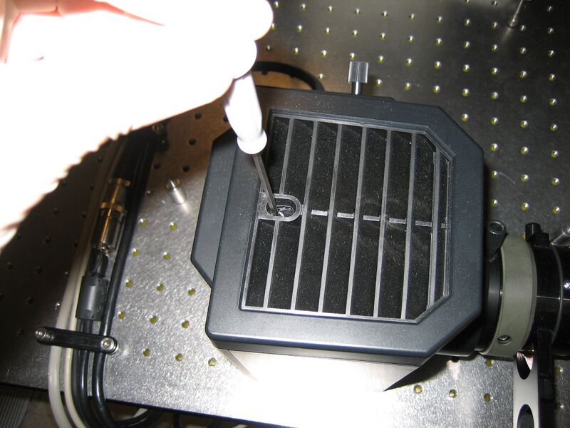 File:HgBulb Unscrew top.JPG