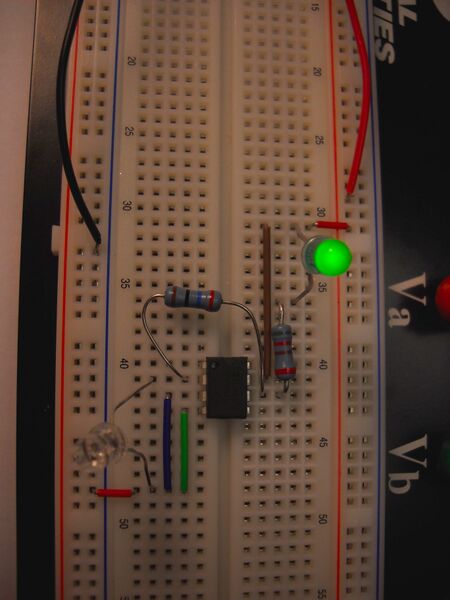 File:Bacphoto-circuit.JPG