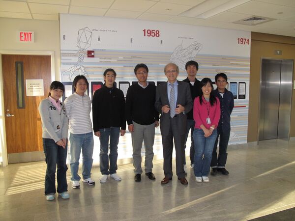 Jin_lab_with_Prof._Stephanopoulos_2010