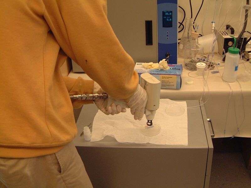 File:Macintosh HD-Users-nkuldell-Desktop-genegun firing.jpg