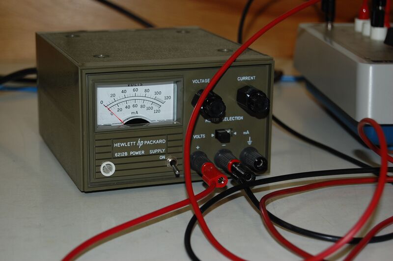 File:Physics 307L e diffraction1.JPG
