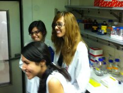 Vicky, Paula & Adri at 4ºC