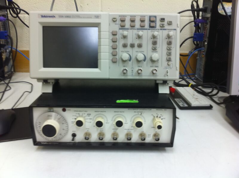 File:Matt Roberto Oscilliscope.jpg