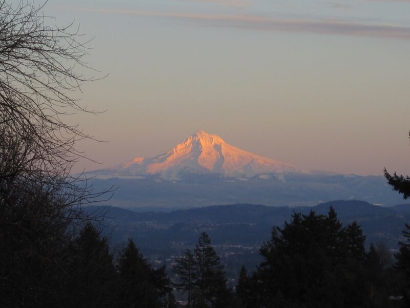 File:Mount Hood Alpenglow.JPG
