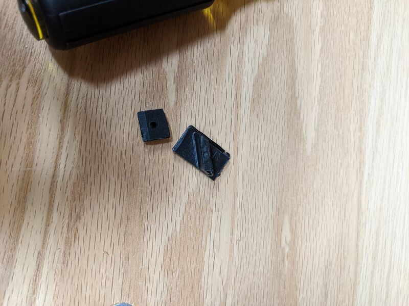 File:Plastic pieces.jpg